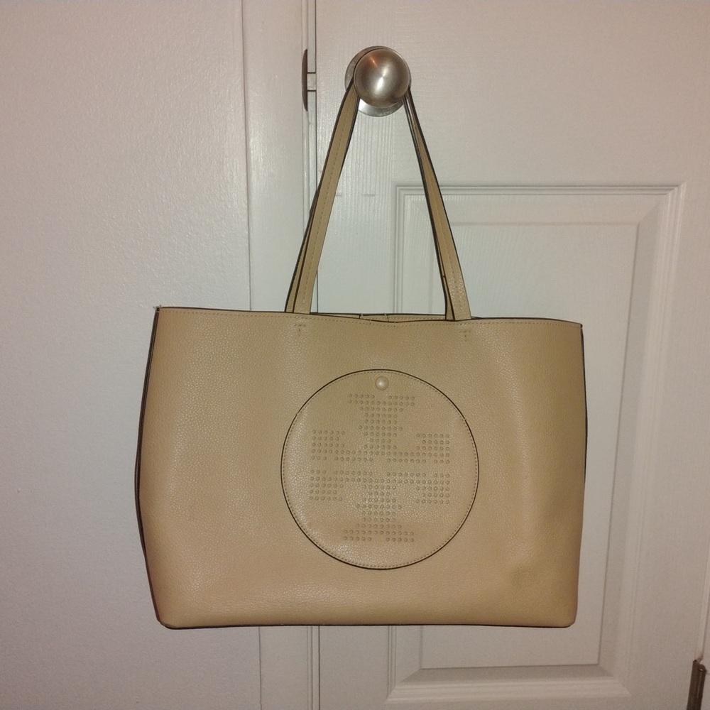 Tory Burch Perforated Logo Leather Tote Bag in Sand Dune - Picture 4 of 8